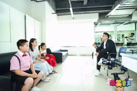 最美童声，绚烂释放，新声线与你走过语言艺术的夏天.jpg