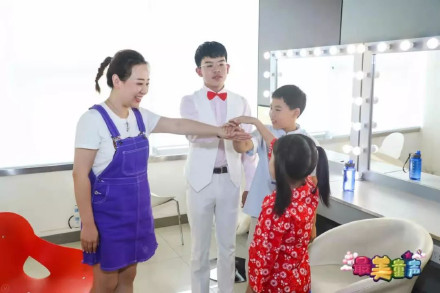 最美童声，绚烂释放，新声线与你走过语言艺术的夏天.jpg